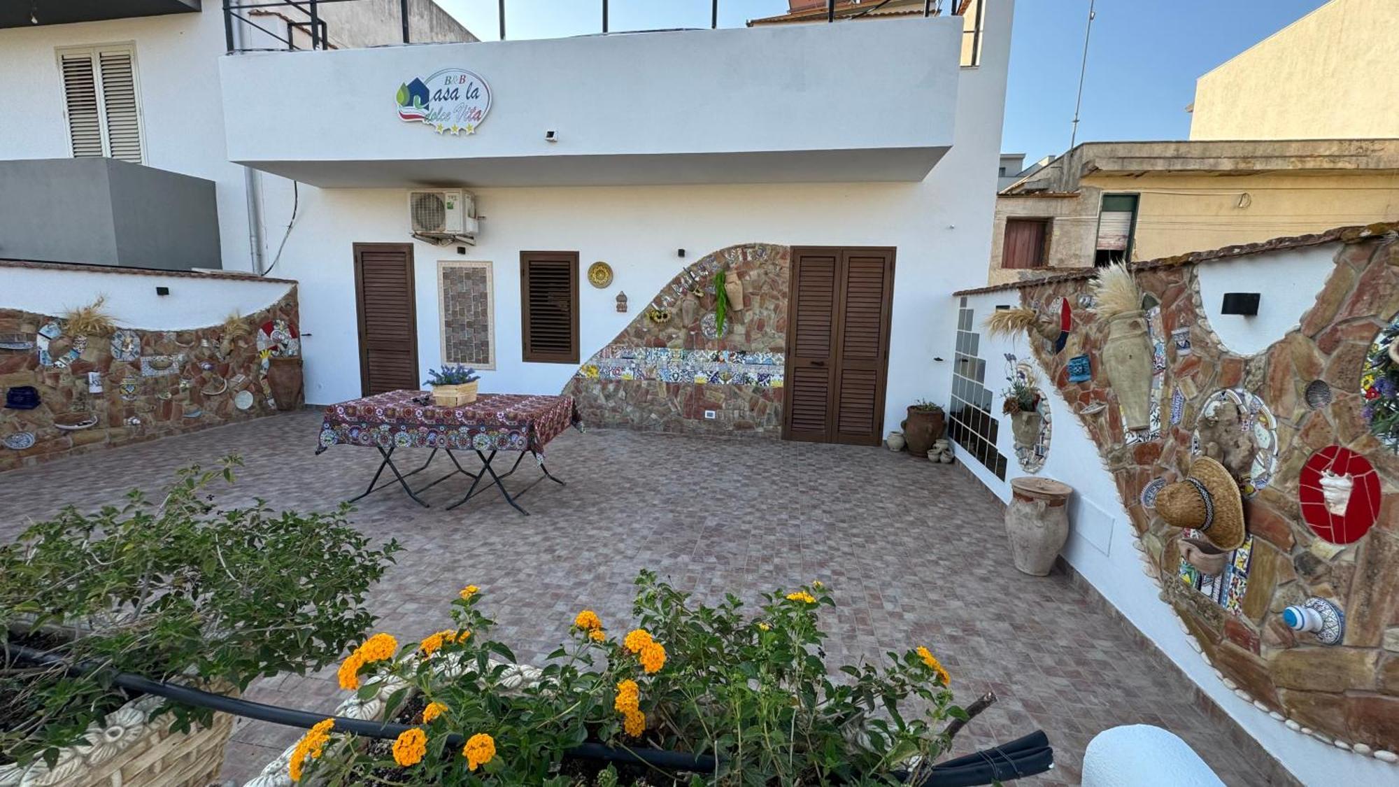 B&B Casa La Dolce Vita Nuova Gibellina ภายนอก รูปภาพ